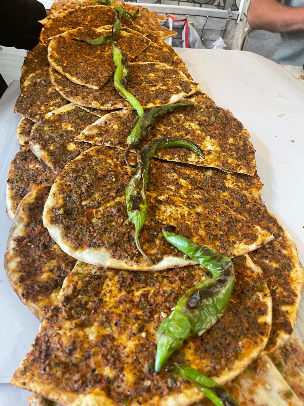 Karaman etli ekmek küçükkeskin